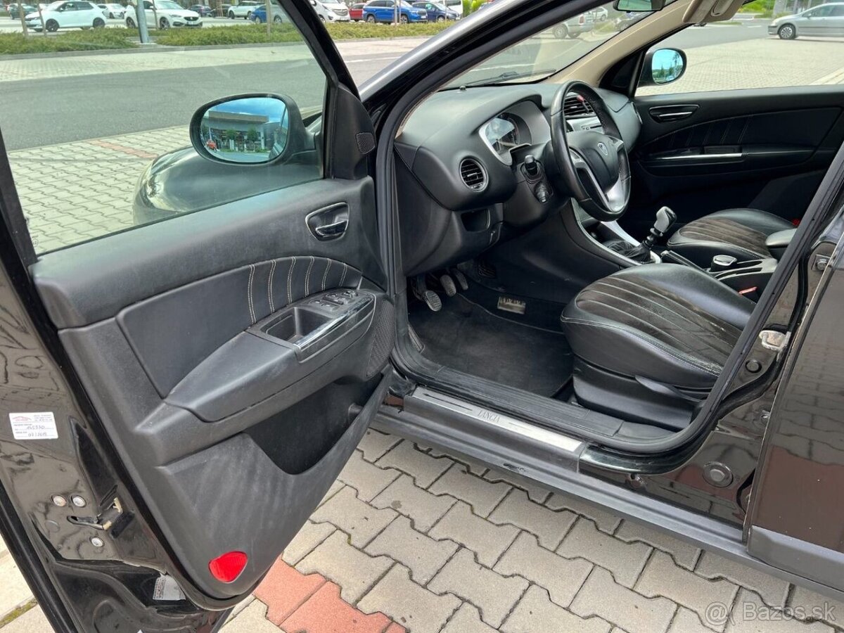 Lancia Delta 2.0 JTD 121kw 6 rychl 1. maj v ČR - 9