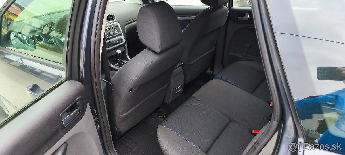 Ford Focus Combi 1.8 TDCi Ghia - 9