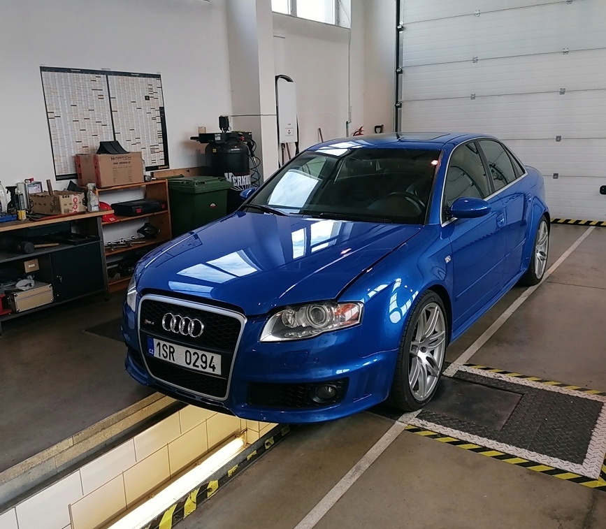 Prodám Audi RS4 4.2 V8 Exclusive B7 - 9