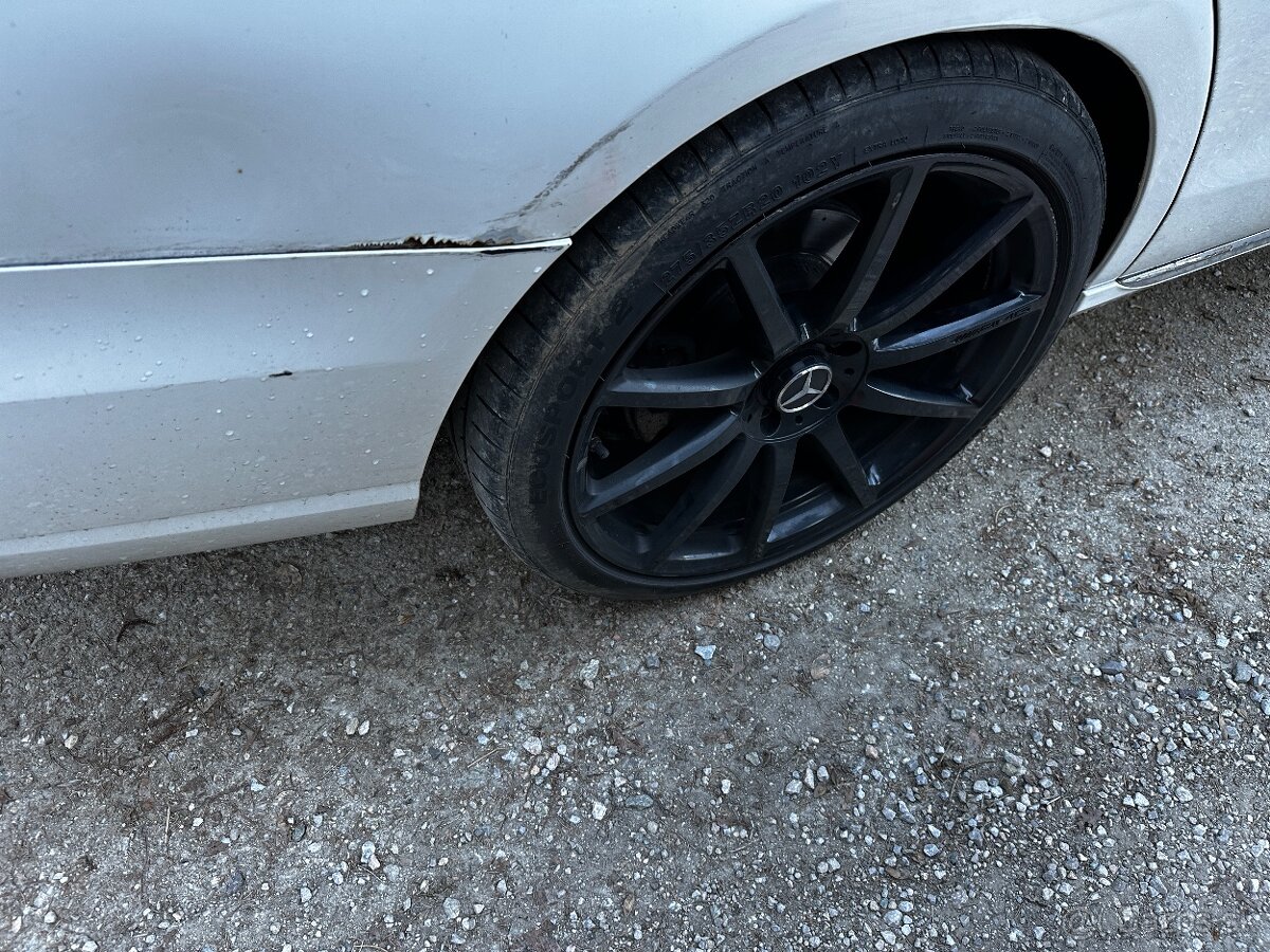 Mercedes Benz E220d - 9