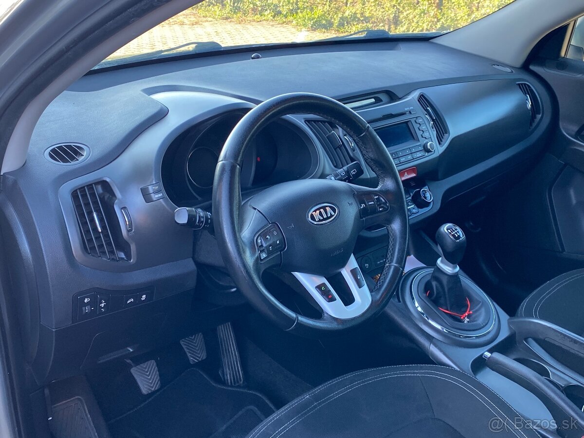 KIA SPORTAGE 2,0 CRDi - 9