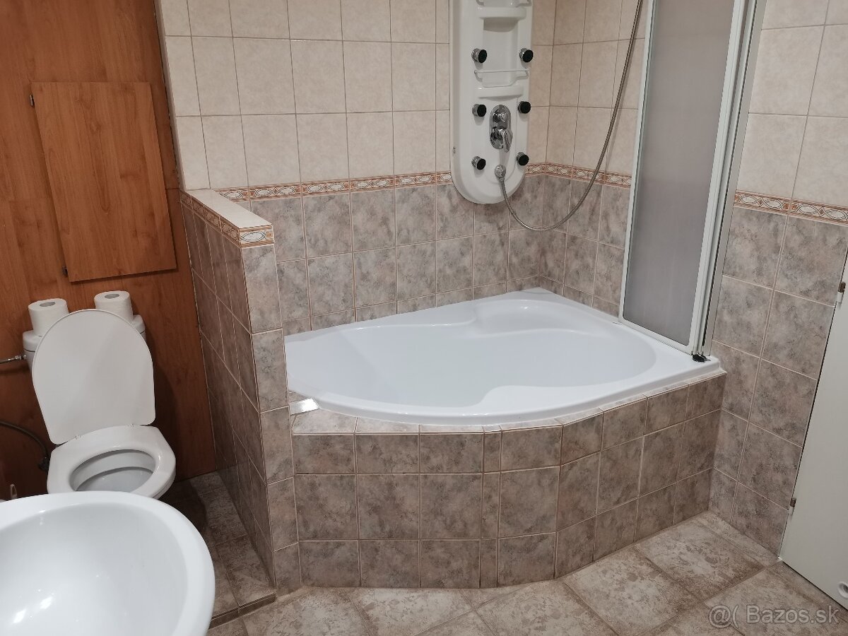 Predaj 3 izb. bytu na Clementisovej, - 9