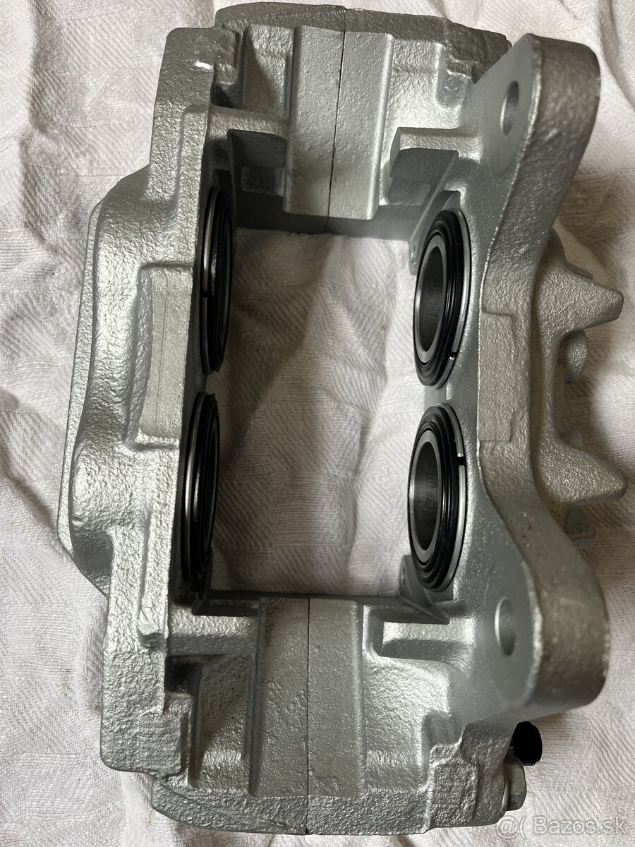 4 piestové brzdové strmene Mitshubishi pajero - 9