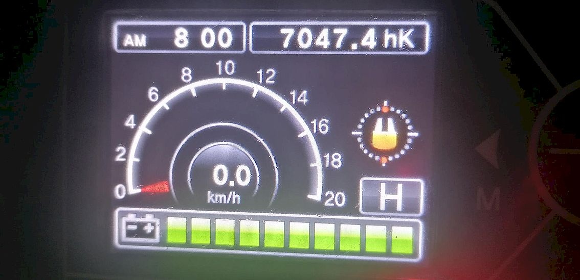 HYUNDAI 30BH-9 AKU triplex, boční posuv - 9