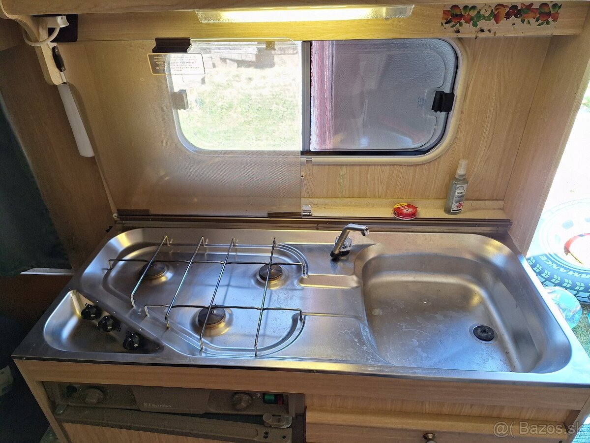 Predám karavan značky BEYERLAND - 9