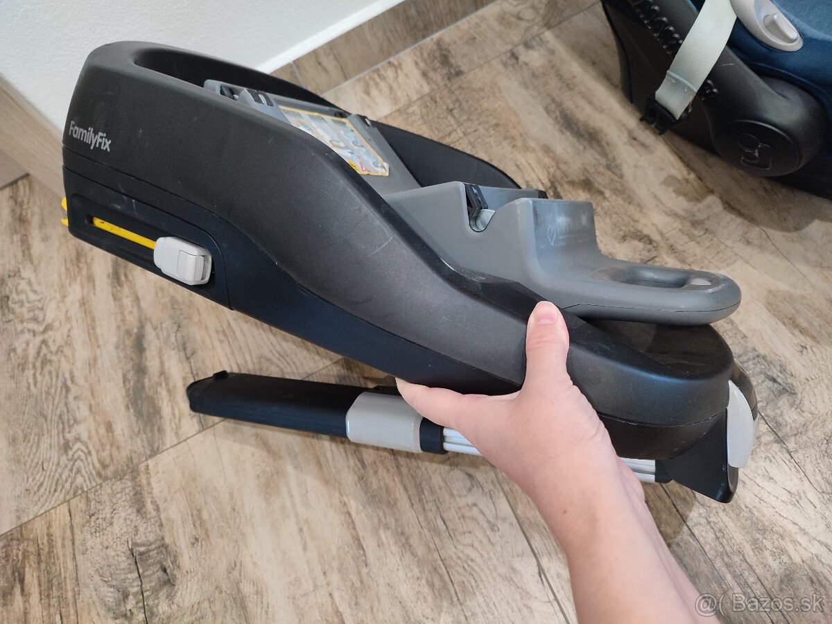 Kočík Petite&Mars (ešte v záruke) a vajíčko + isofix - 9