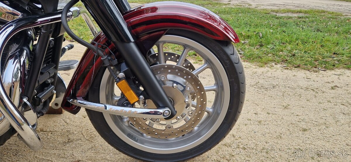 YAMAHA XV 1900 DELUXE 2010 - 9