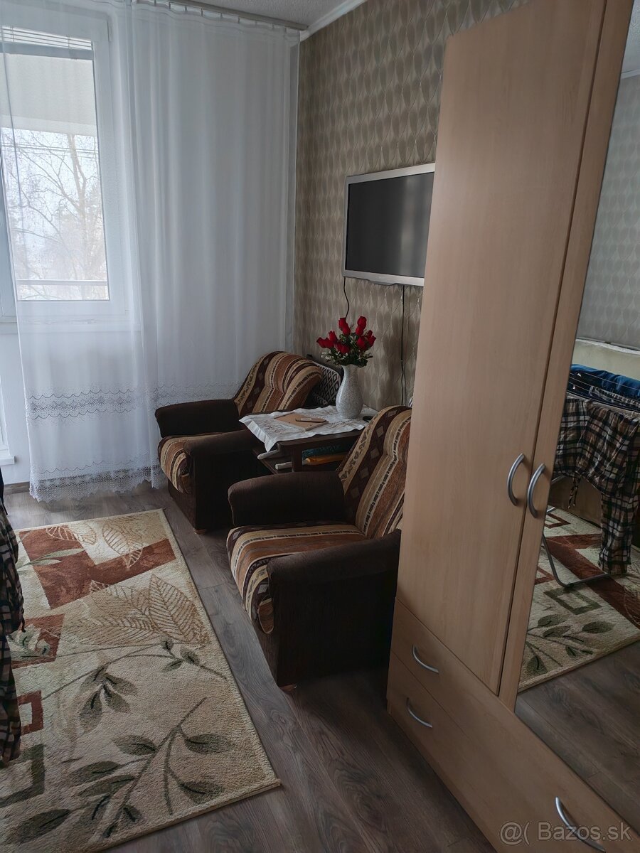 2izbáčik, sídlisko západ - 9