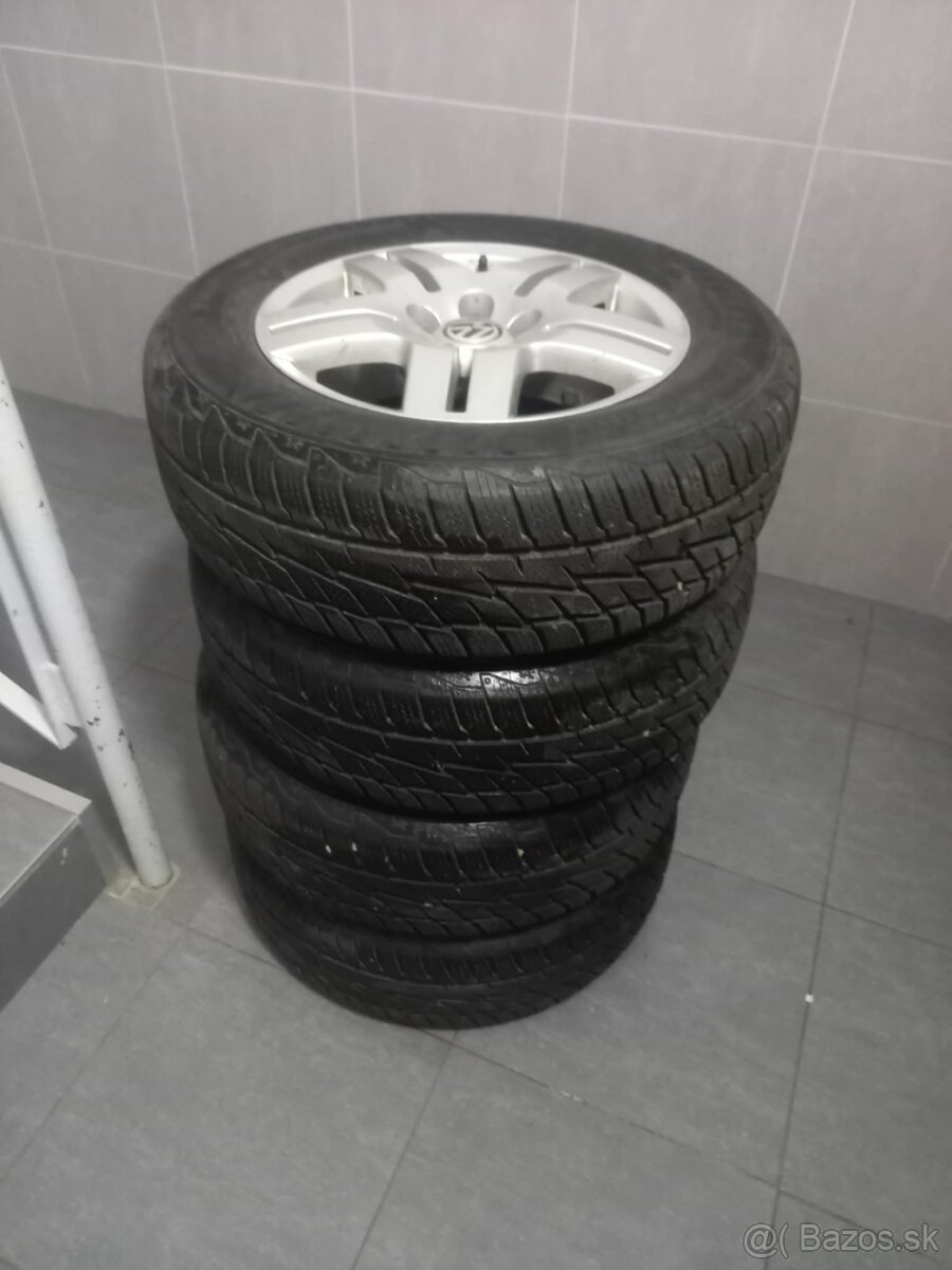 originál disky r15 Volkswagen 4 na zimných pneumatikách - 9