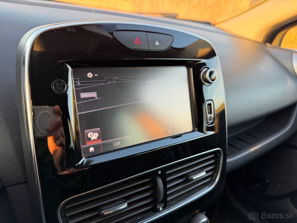 RENAULT CLIO 0.9 TCe LIMITED naj.49tis.km 2017 - 9