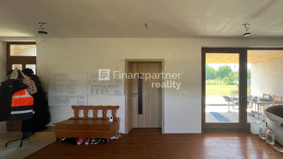 Rodinný dom s pozemkom 2 395 m², Kolárovo, Komárno - 9