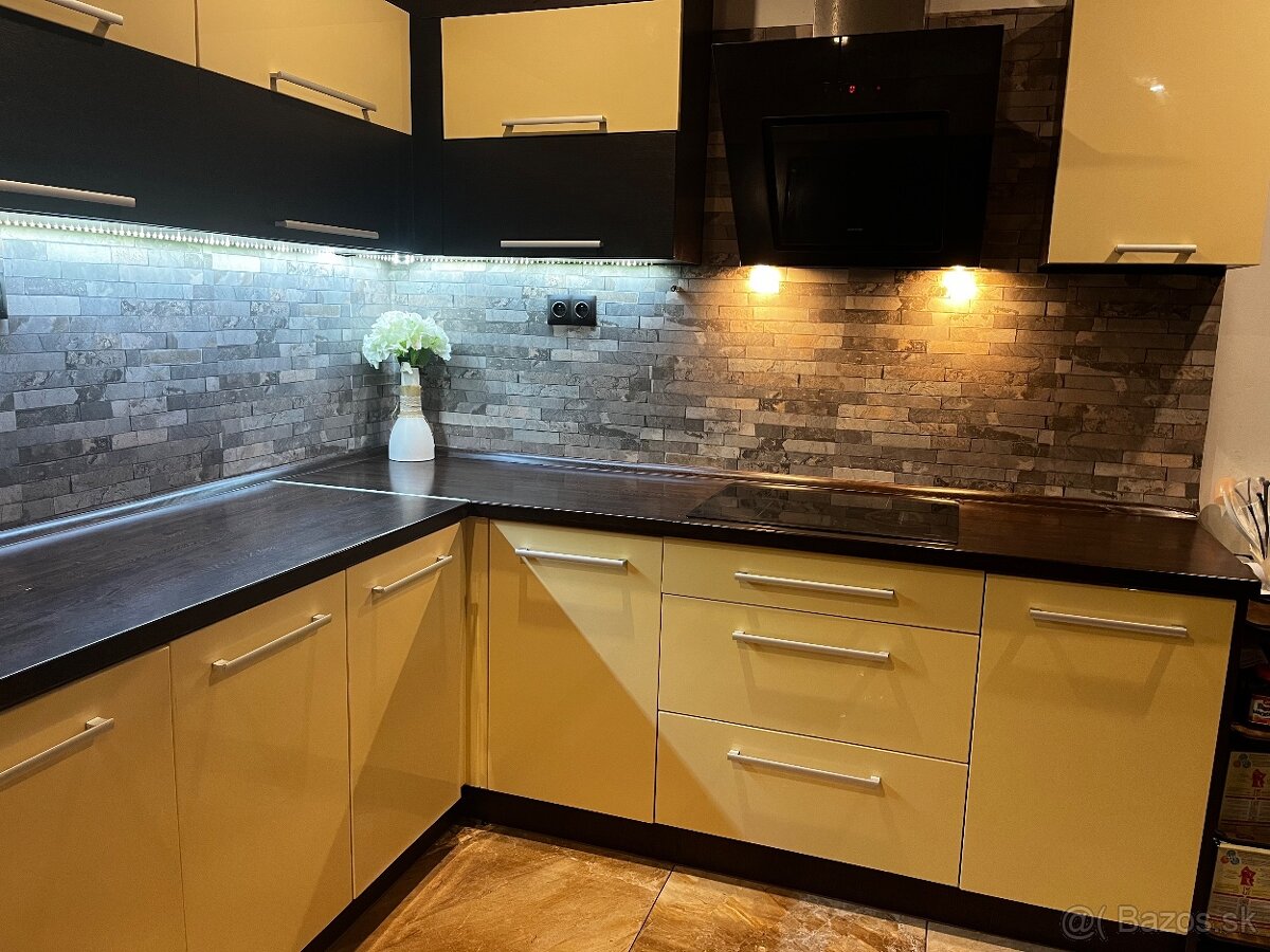 Kuchynská linka do L - 9