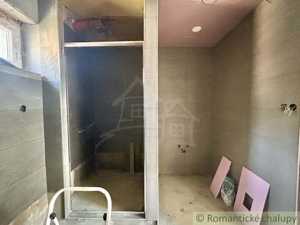 Dom v rekonštrukcii v obci Gemerská Panica - 9
