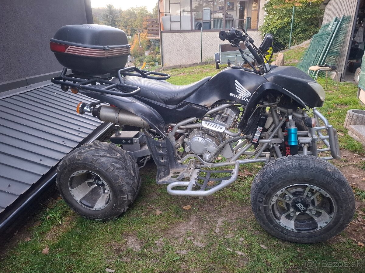 Štvorkolka atv 250 Lyda - 9
