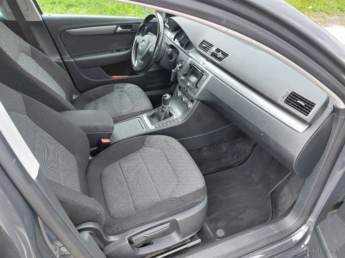 Volkswagen Passat Variant 2.0 TDI BMT Highline 4MOTION - 9