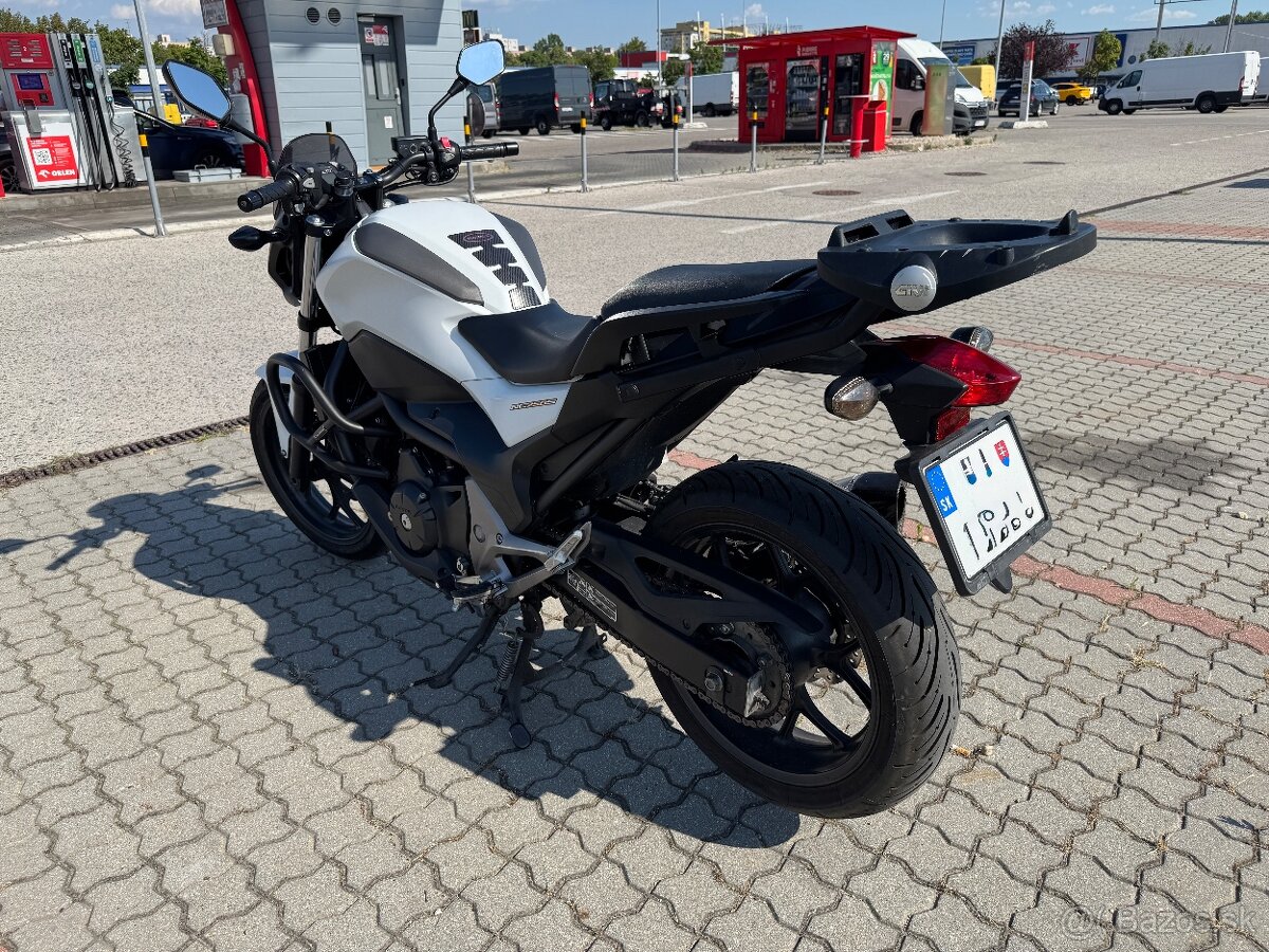 Honda NC750S DCT - 9