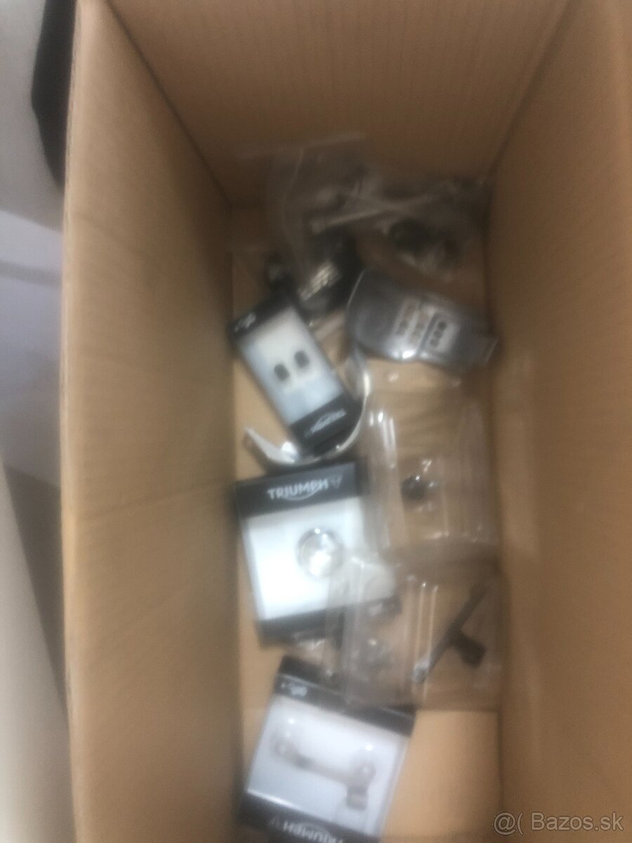 Triumph Bonneville T120 Black edition doplnky NOVE - 9