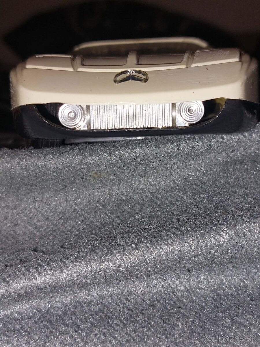 Stará hračka Mercedes s 111,ites - 9