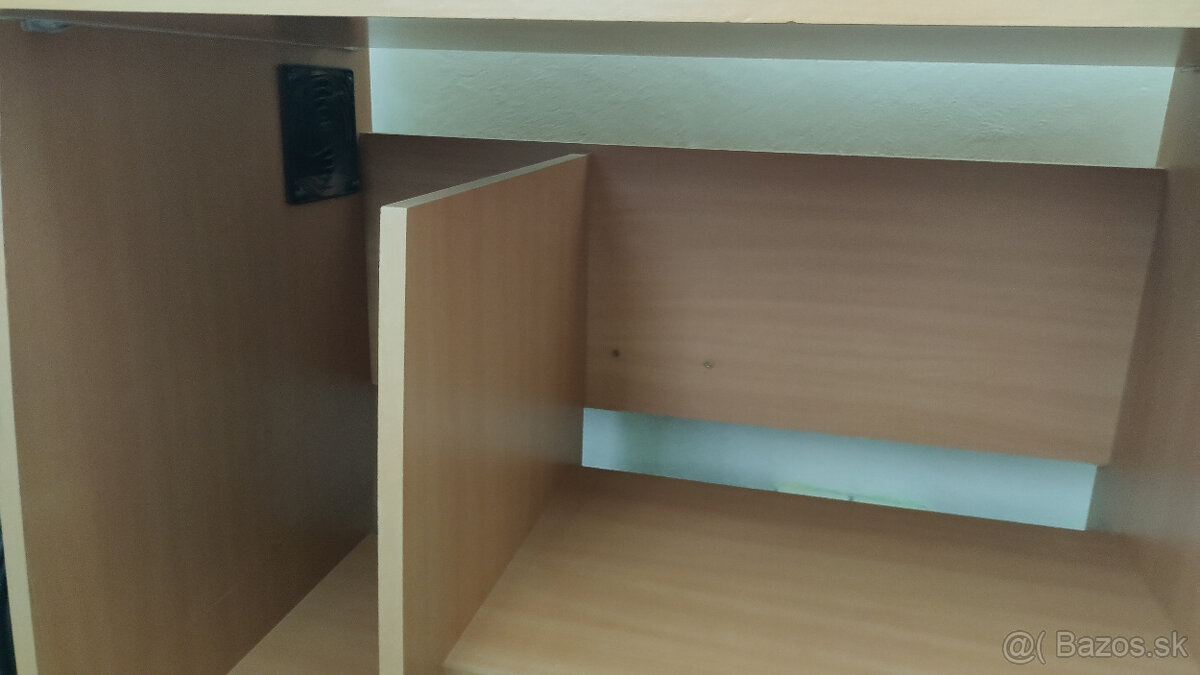 Predám pracovný stôl pre PC - 9