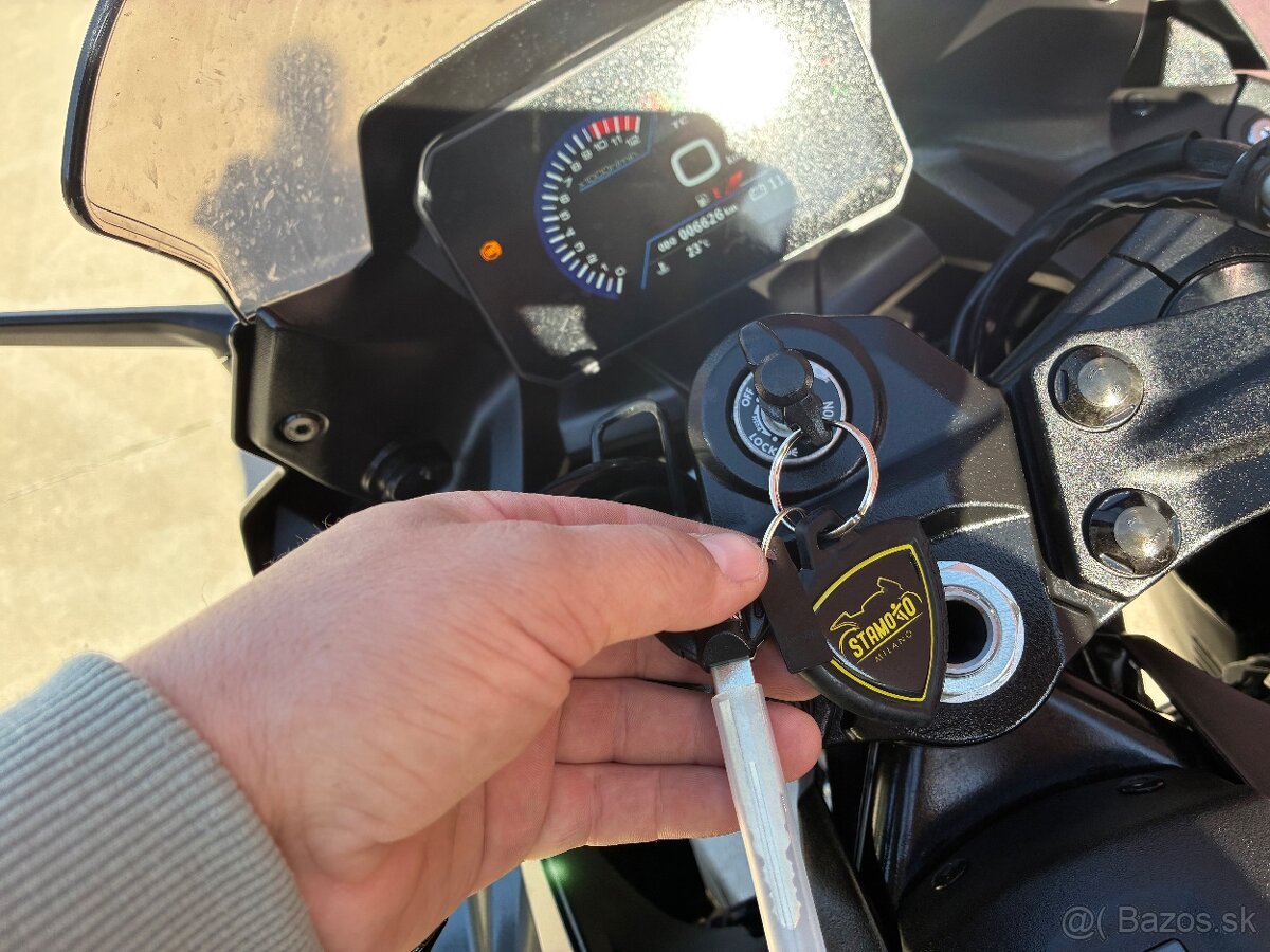 Suzuki GSX8R - 9