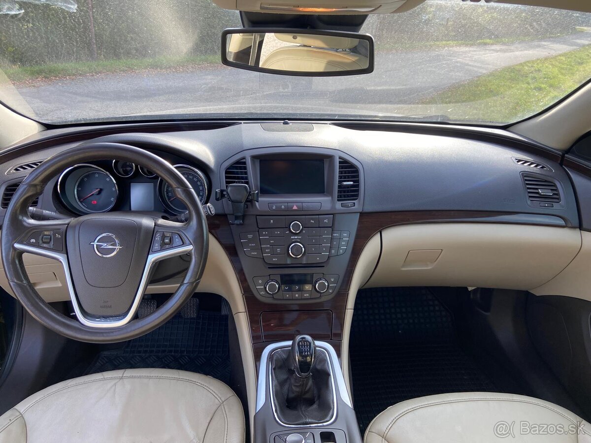 Opel Insignia Tourer 2.0 CDTi 2010 - 9