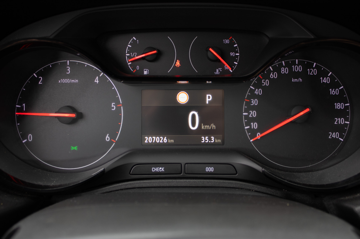 Opel Grandland X 1.6 CDTi 88kW - 9