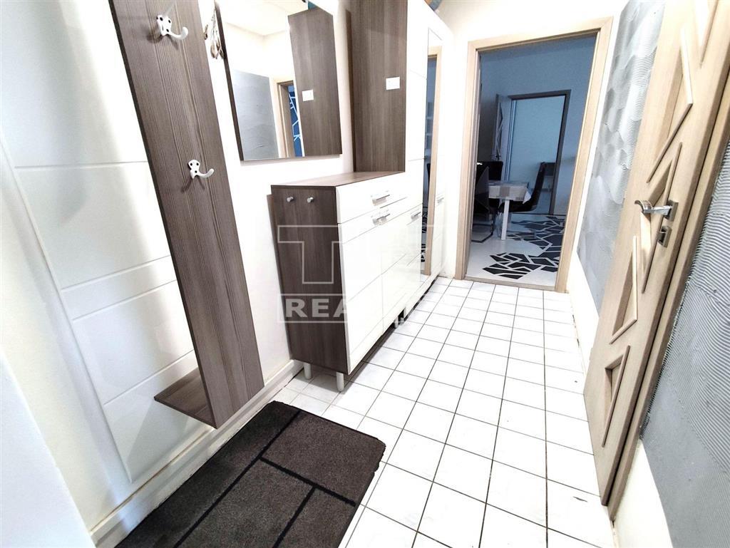 Predaj priestranného slnečného bytu s lodžiou aj... - 9