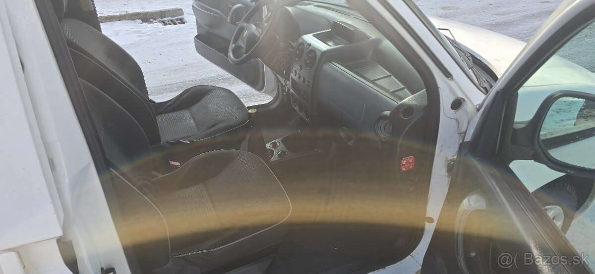 Peugeot PARTNER 1.9 D 51 kw - 9