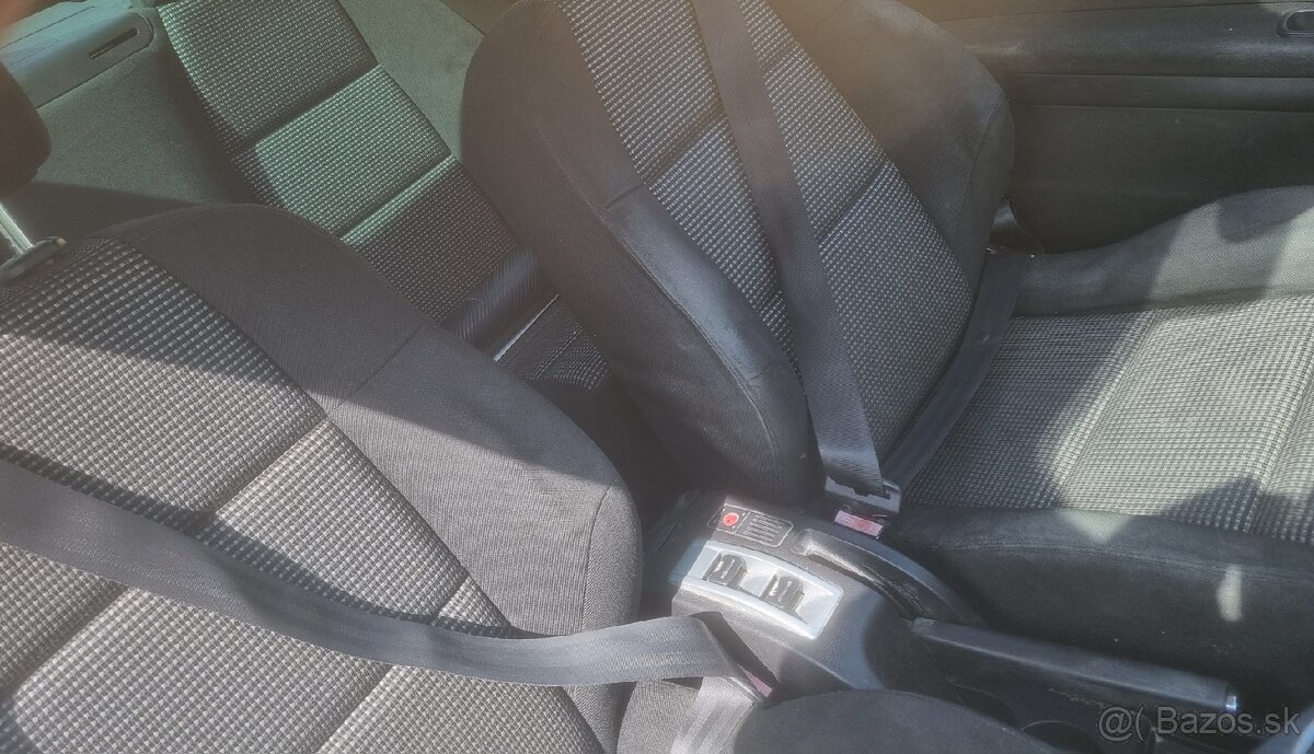 Peugeot 307cc 1.6 80kW - 9