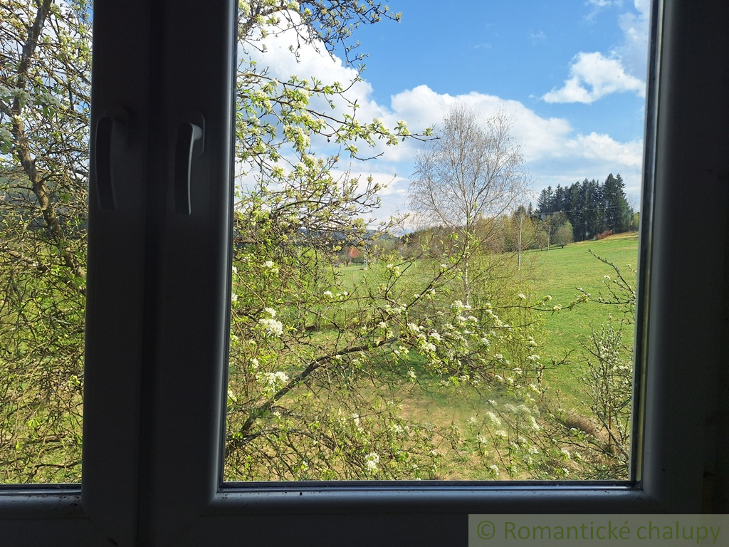 Rodinný dom v pokojnom prostredí na okraji obce Klokočov - 9