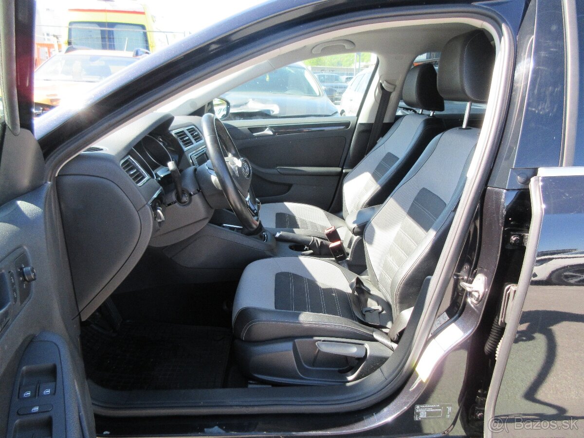 Volkswagen Jetta 2.0 TDI 150k Business Highline - 9