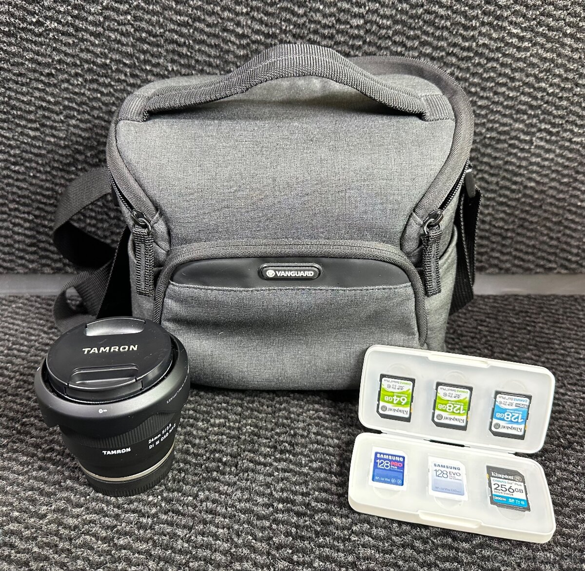 Sony A7III + Príslušenstvo(Objektívy, Kapsa, SD...) - 9