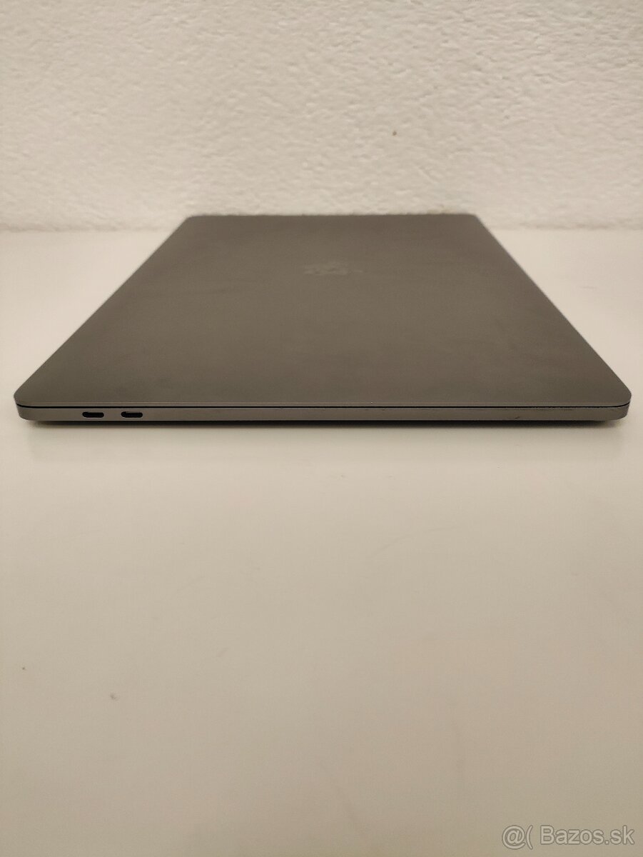 Apple MacBook Pro 15 (2019) | Intel Core i9 • 16 GB RAM • 51 - 9