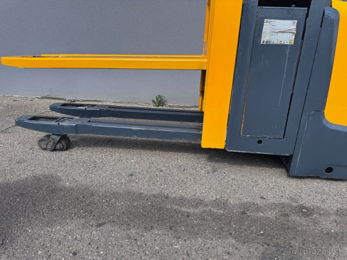 Vysokozdvižný vozík Jung přízdvi AKU na dvě palety - 9