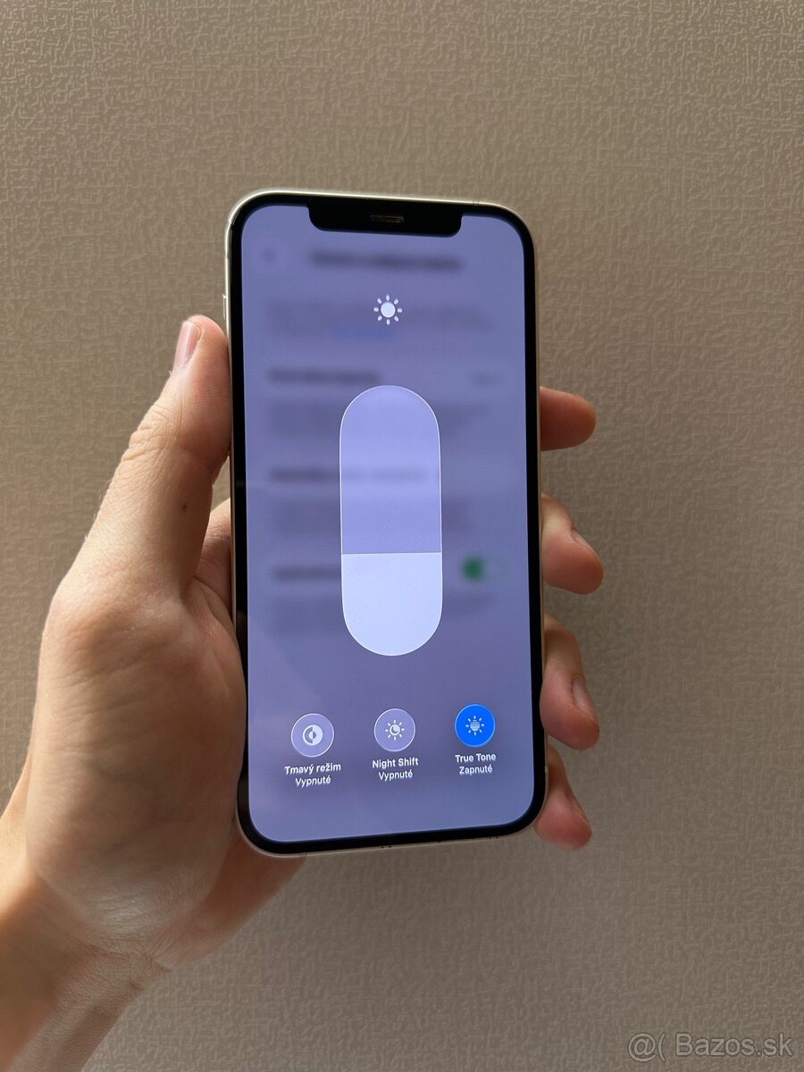 iPhone 12 64GB - White - 9