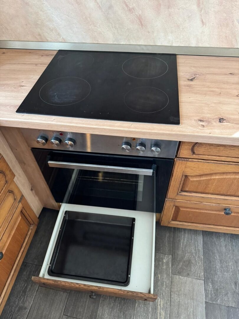 Krásná rustikální dubová linka se spotřebiči, 5447 - 9