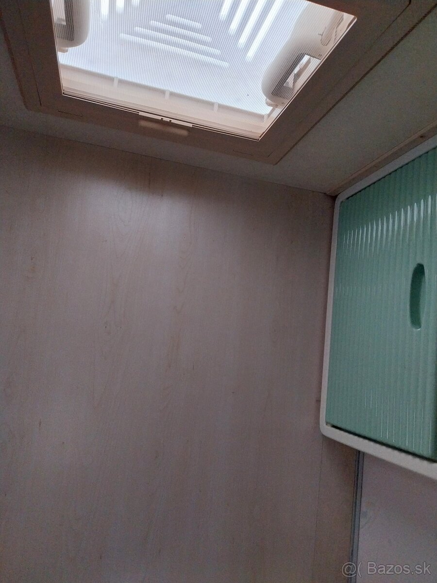 Predám karavan pre 4 osoby ( rýchlosť 100 KM/h )vTP - 9