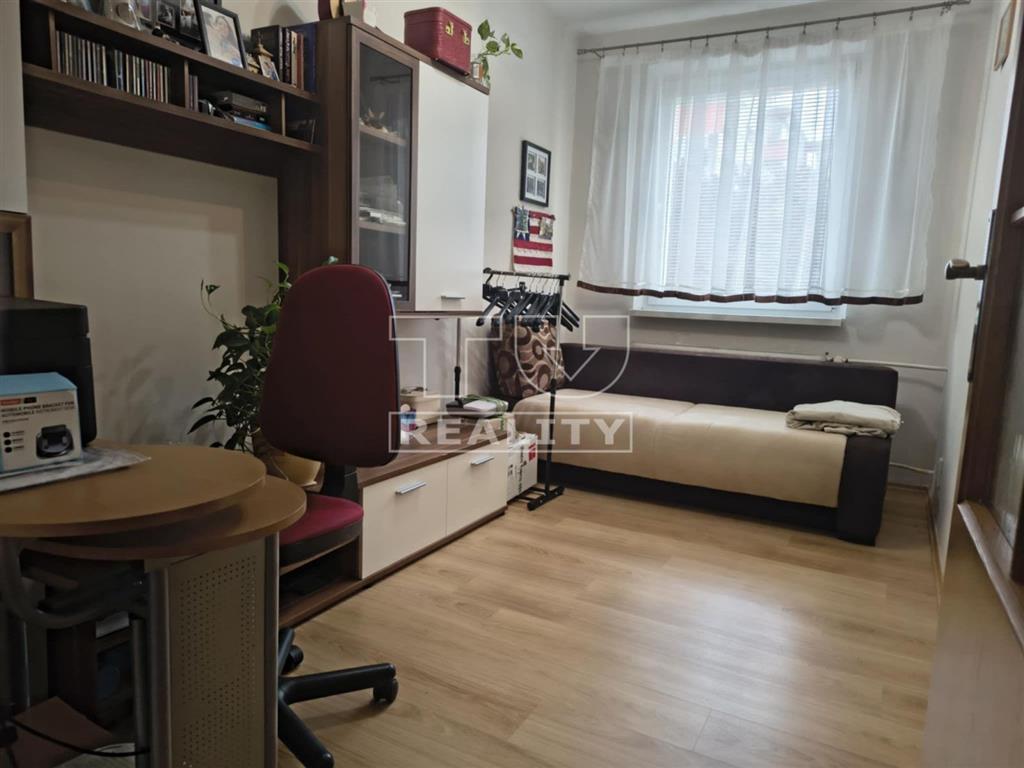 NA PREDAJ 3izbový BYT v Púchove - 9