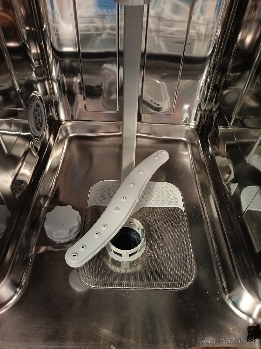 Úzka 45 cm umývačka riadu beko - 9