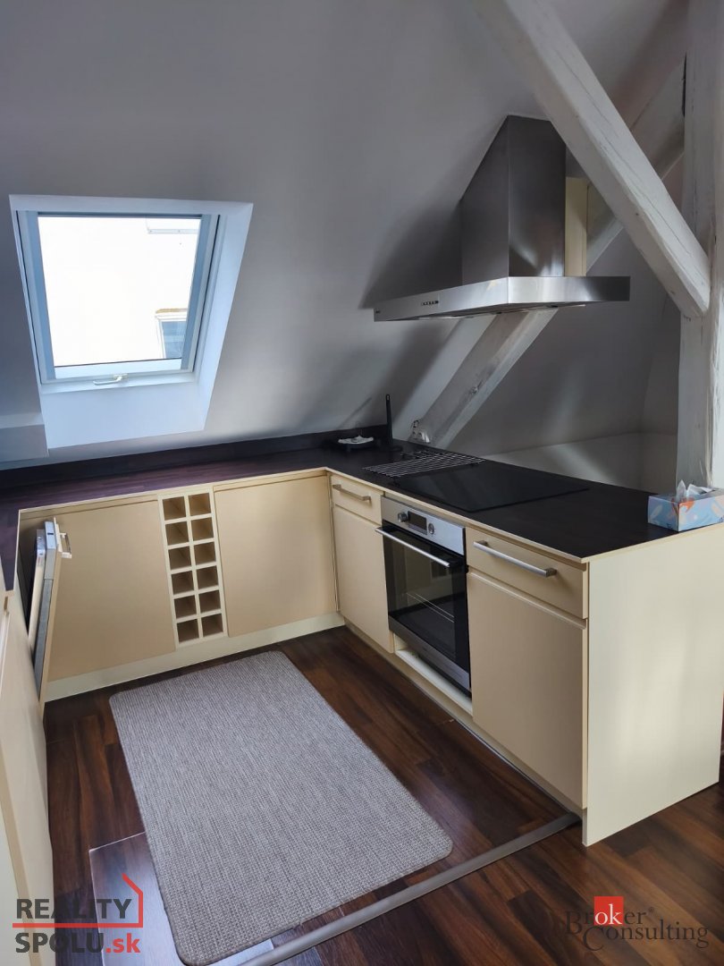 PRENÁJOM - 2 izbový byt v Starom Meste - 9