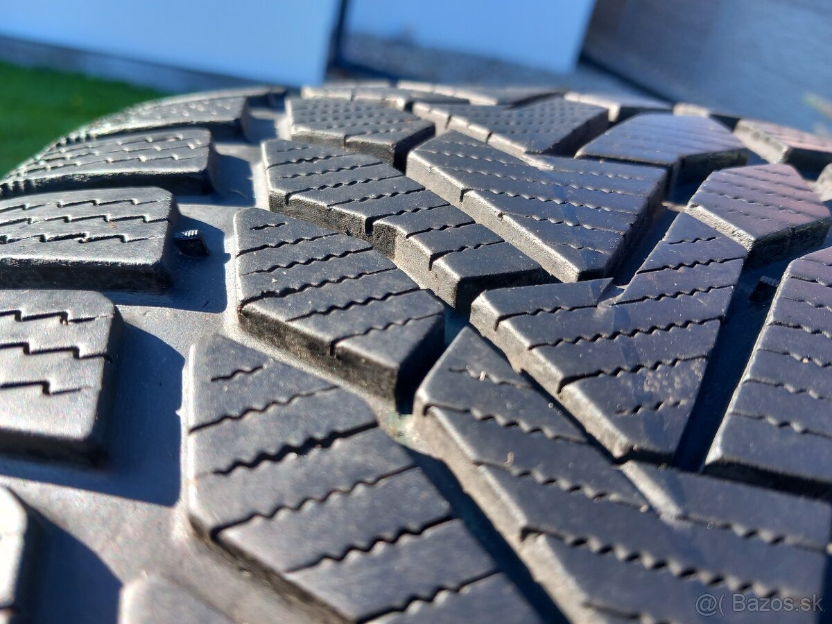 235/55 r18 zimne pneumatiky - 9