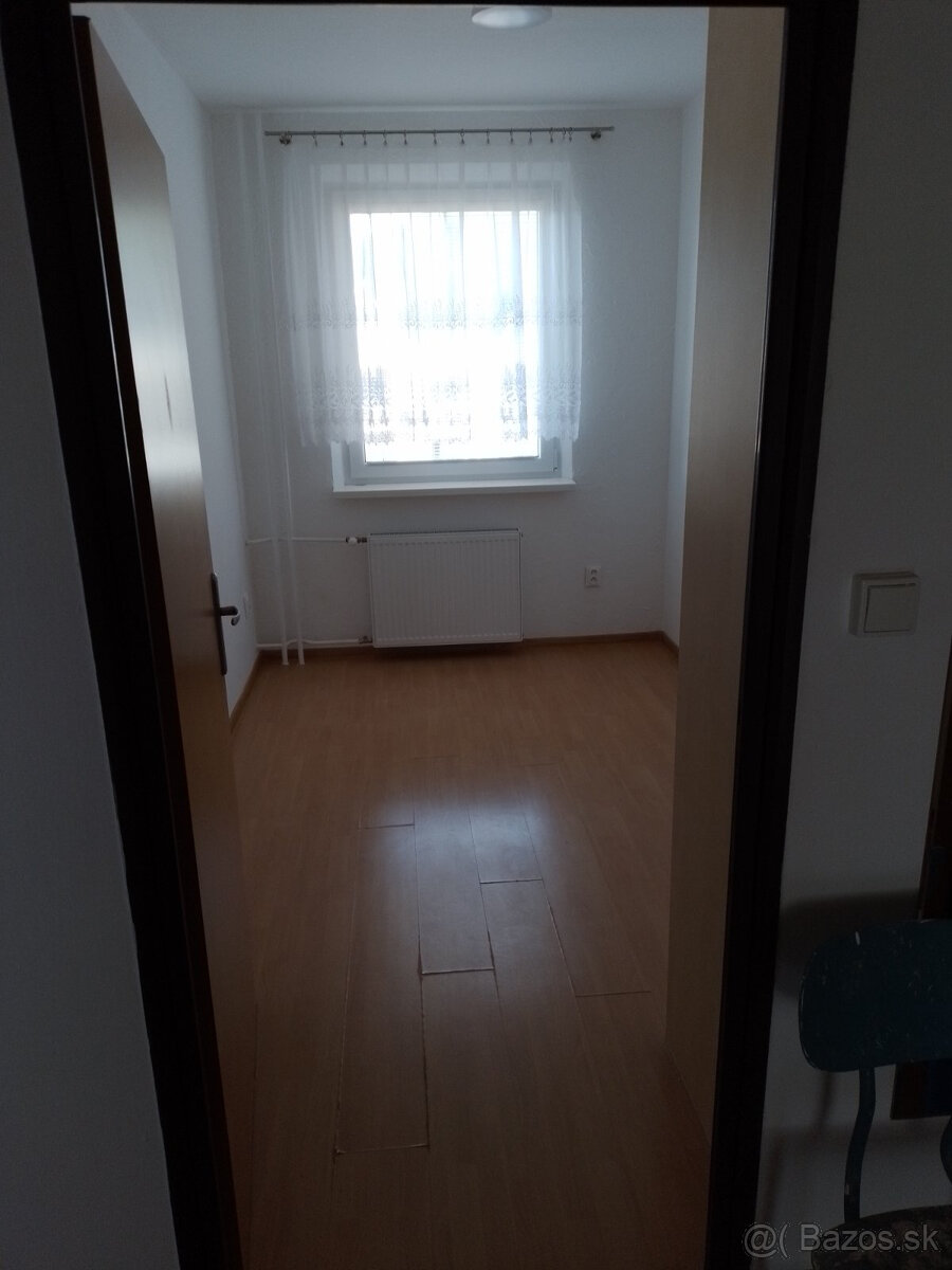 3 izbovy byt na prenajom - 9