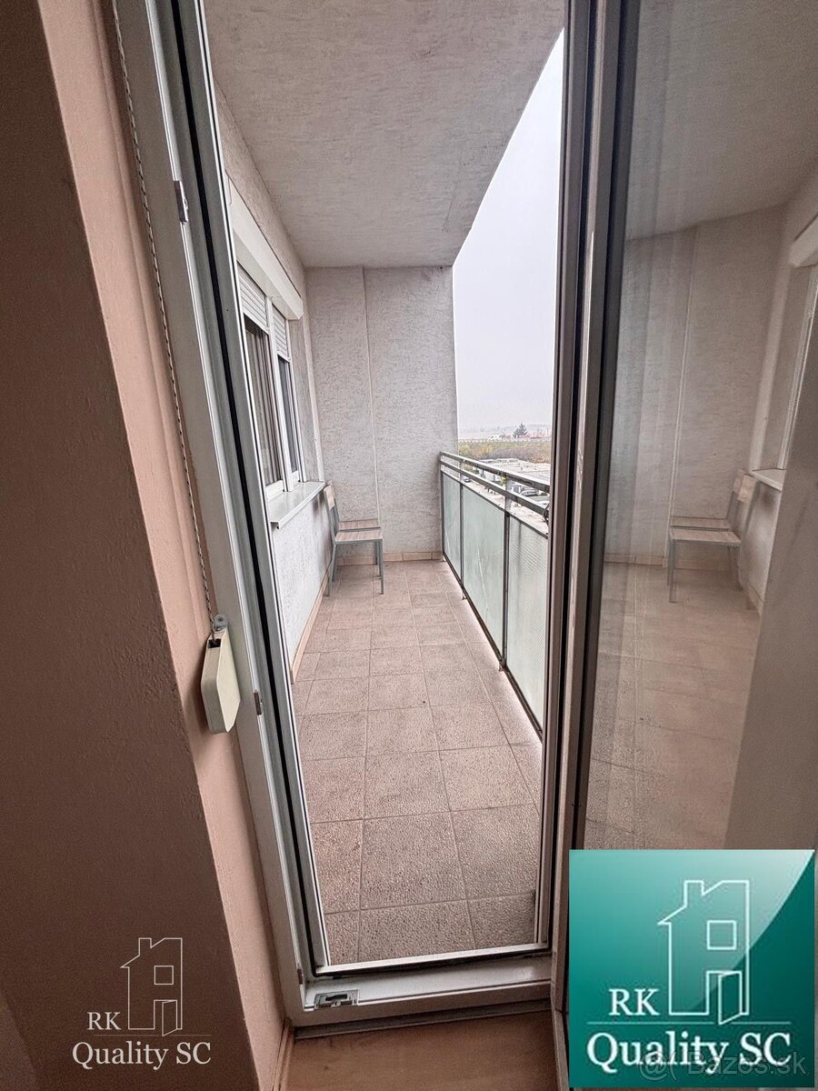 SENEC - NA PREDAJ 2 izbový byt s vlastným parkovaním, pri St - 9