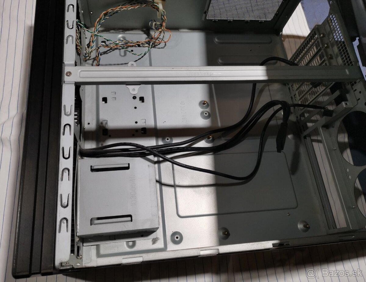 Predám SilverStone SST-LC10B-E Lascala - 9