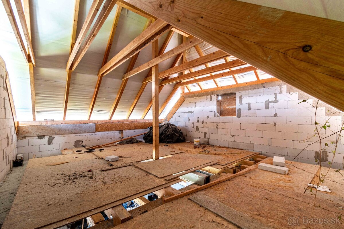 BEDES | Tradičný rodinný dom v rekonštrukcií, obec Šútovce - 9