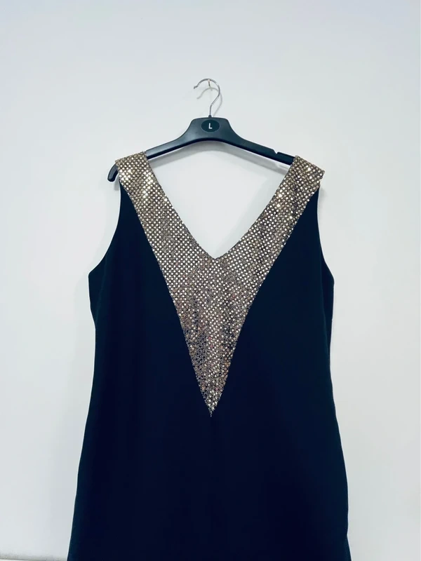 Elegantné Čierne Šaty Millennium s Oslnivými Zlatými Trbliet - 9