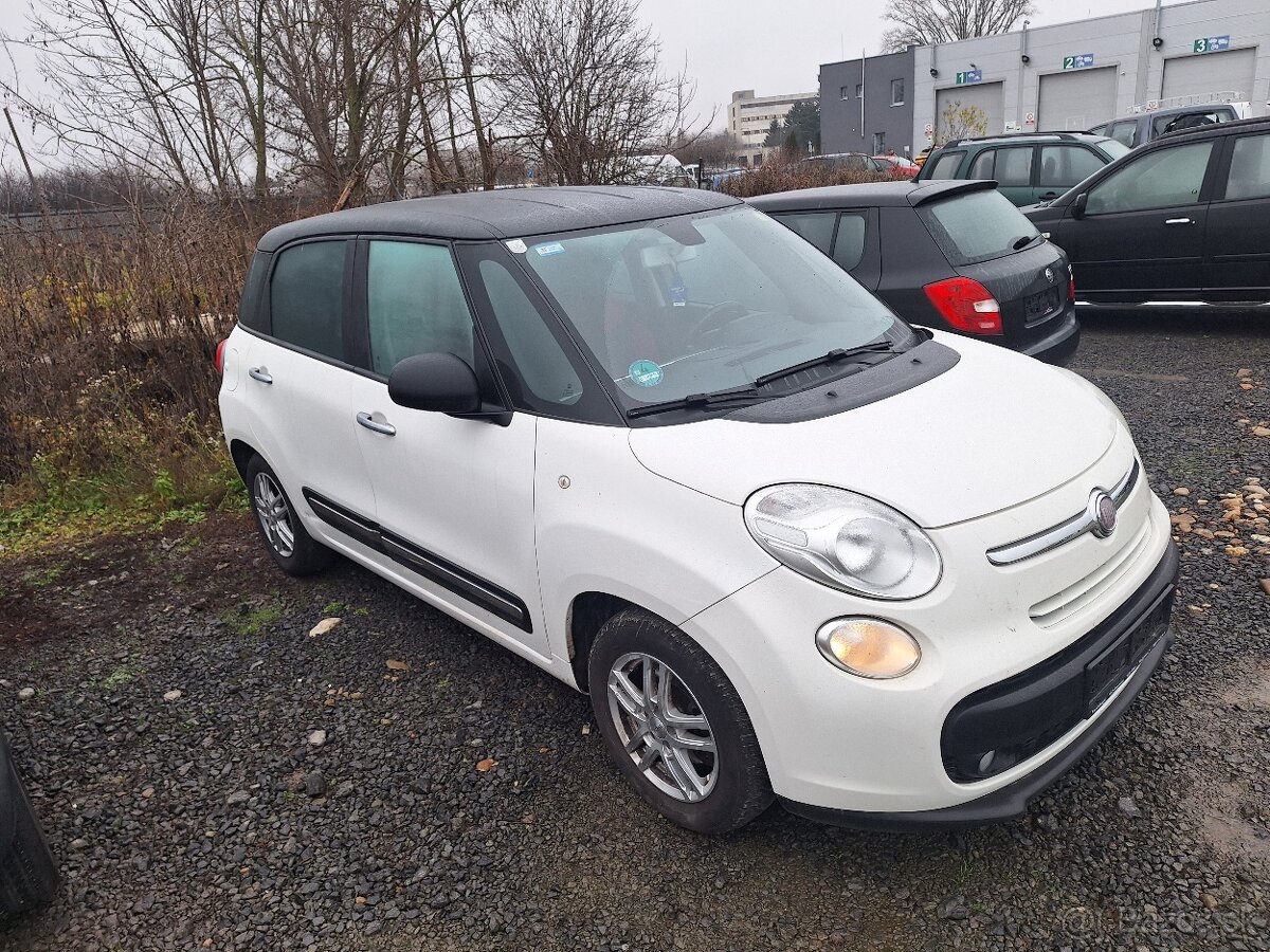 FIAT 500L 1,4 BENZÍN 110000 KM ORIGINÁL - 9