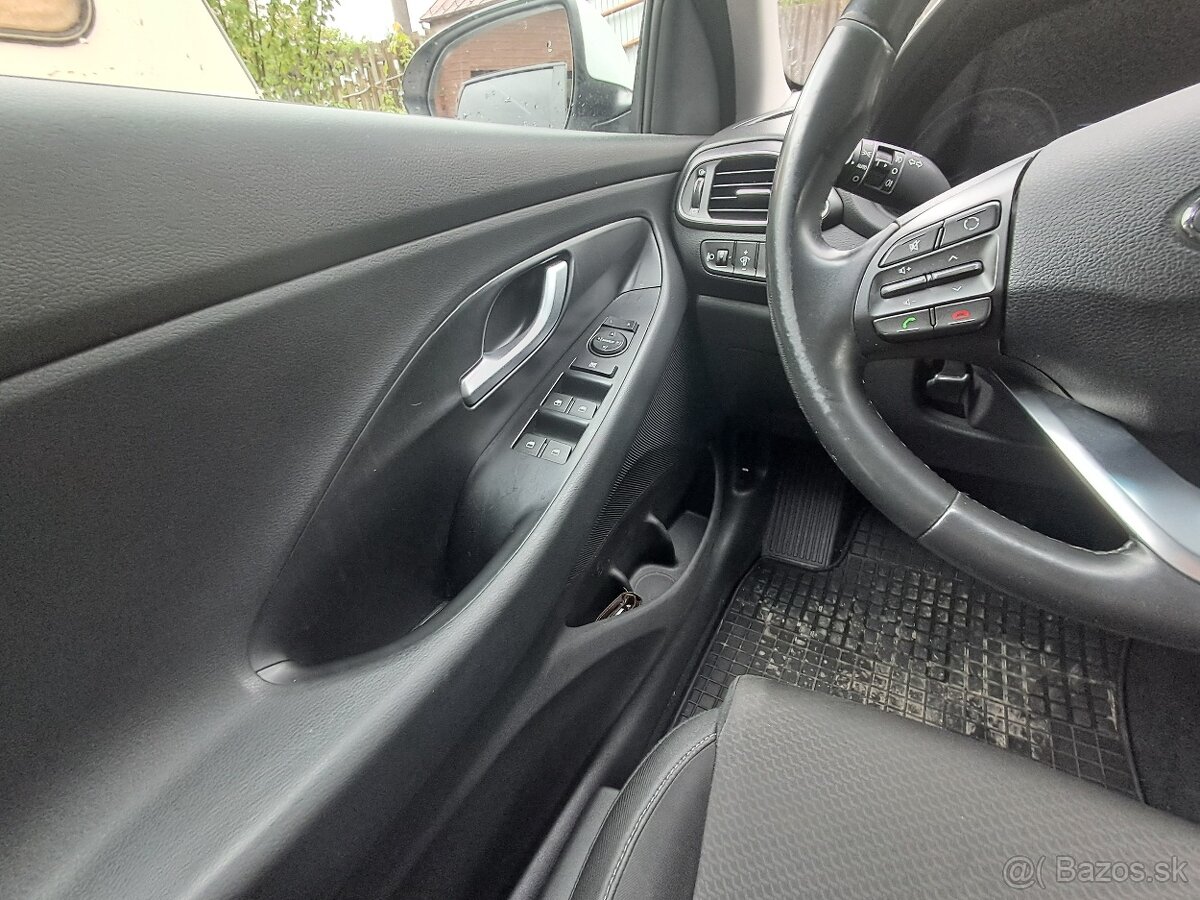 HYUNDAI i30 KOMBI 1.4 TGDI - 9