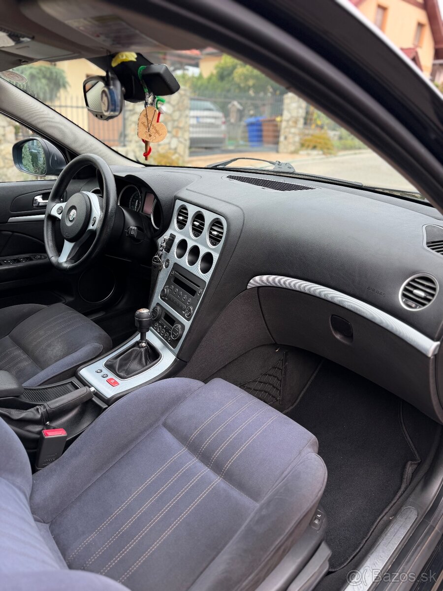 ALFA ROMEO 159 SPORTWAGON 1,9 DIESEL MANUÁL - 9