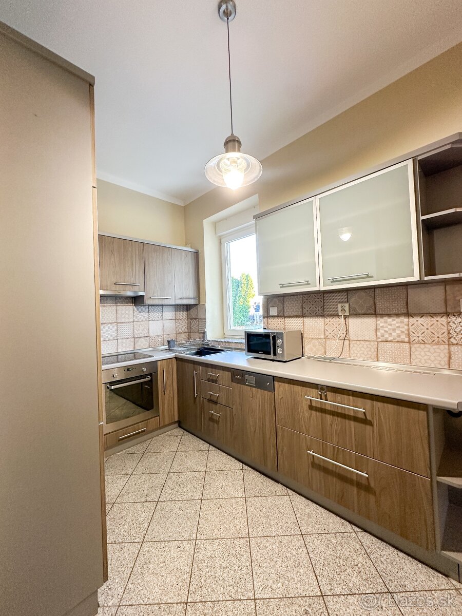 Priestranný dom s možnosťou dvojgeneračného bývania, Budimír - 9